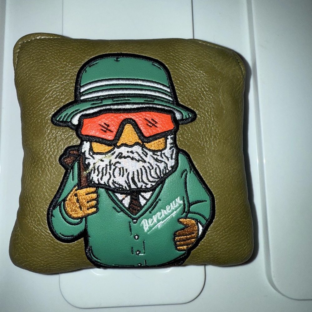 Devereux golf head cover
